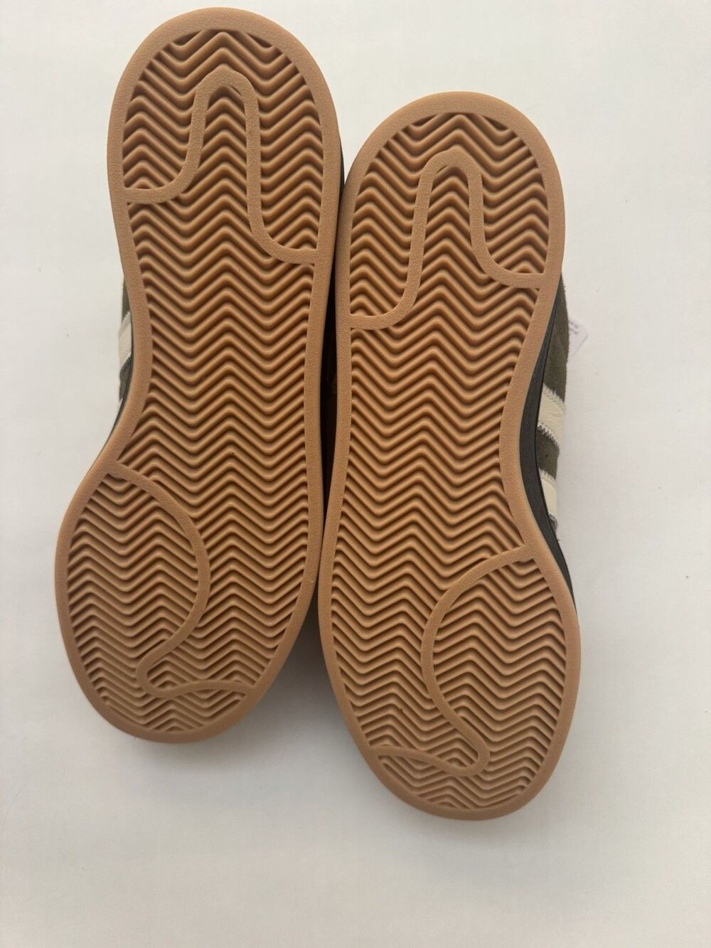 Adidas Originals Campus 00s Mens 9.5 Olive Green Suede Gum Sole KI8612 NWT Skate - Picture 5 of 9